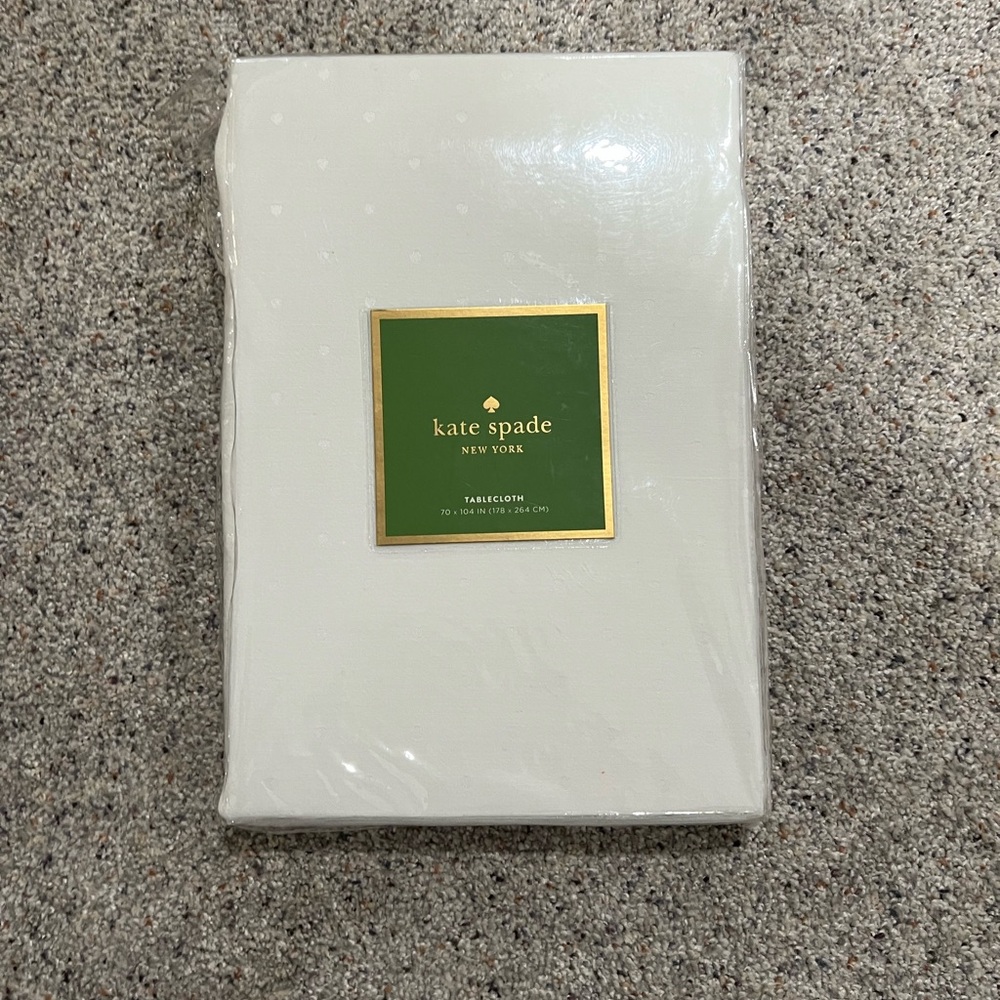 NWT Kate Spade Larabee Dot Tablecloth